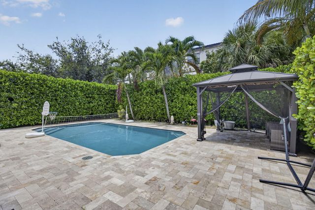 4577 Willow Run Way, Lake Worth, FL 33467