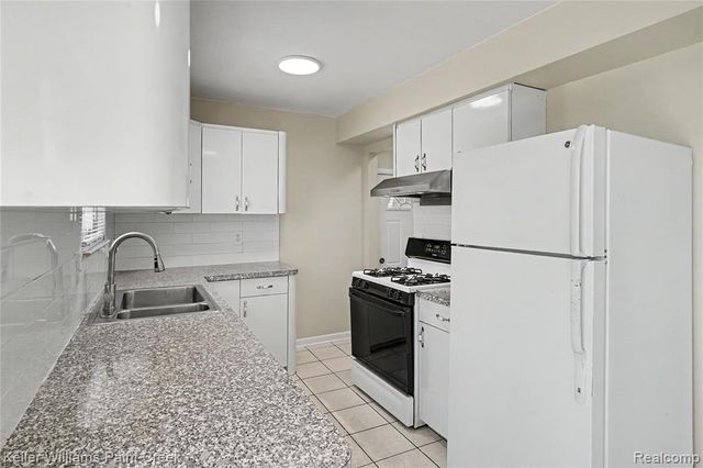 37125 Carpathia Boulevard, Sterling Heights, MI 48310