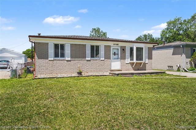 37125 Carpathia Boulevard, Sterling Heights, MI 48310