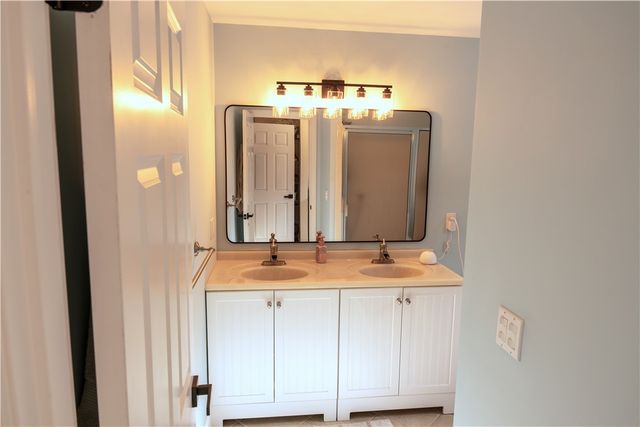 435 Allen Avenue, South Kingstown, RI 02879