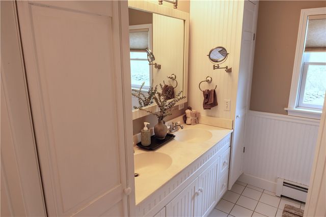 435 Allen Avenue, South Kingstown, RI 02879