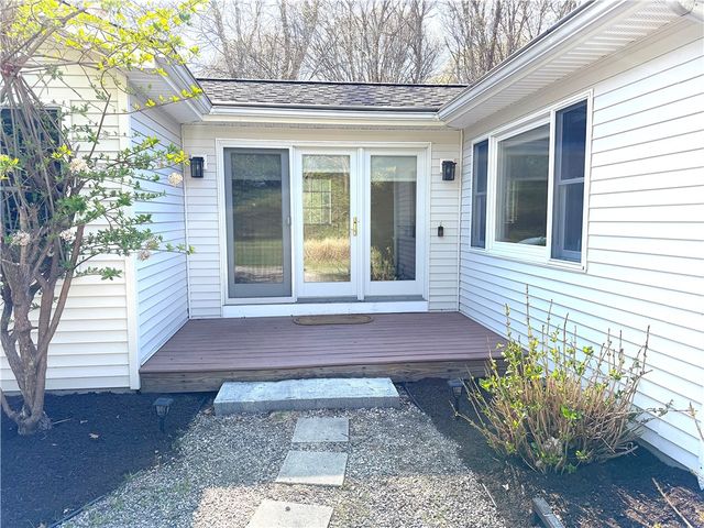 435 Allen Avenue, South Kingstown, RI 02879