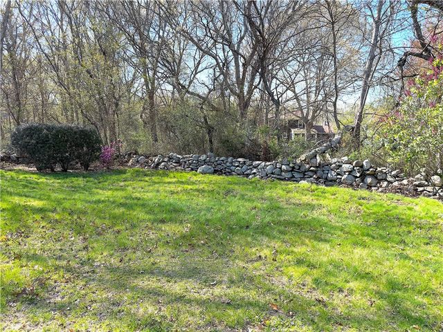 435 Allen Avenue, South Kingstown, RI 02879