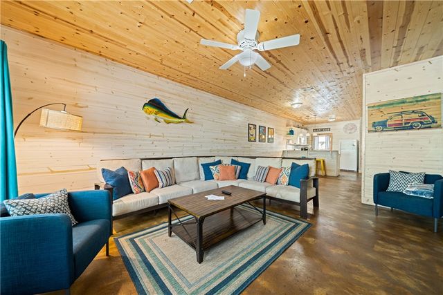 2120 S 11th St 602, Port Aransas, TX 78373