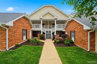 7312 Woodlawn Colonial Lane, Shrewsbury, MO 63119