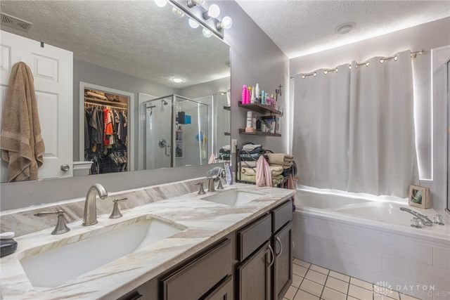 6553 Fountainhead Drive, Huber Heights, OH 45424