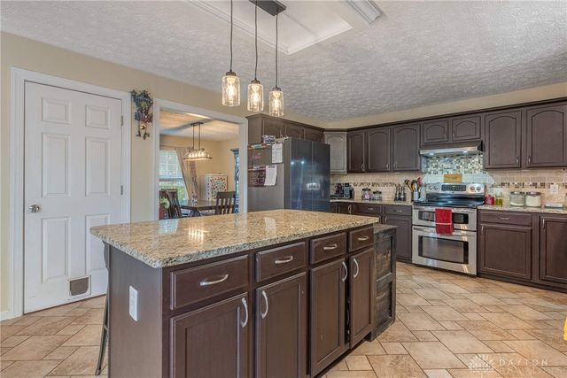 6553 Fountainhead Drive, Huber Heights, OH 45424