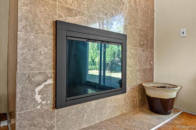 27957 Tavistock Trail, Southfield, MI 48034