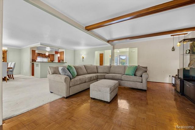 27957 Tavistock Trail, Southfield, MI 48034