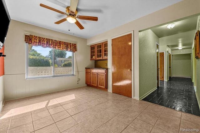 27957 Tavistock Trail, Southfield, MI 48034
