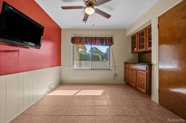 27957 Tavistock Trail, Southfield, MI 48034