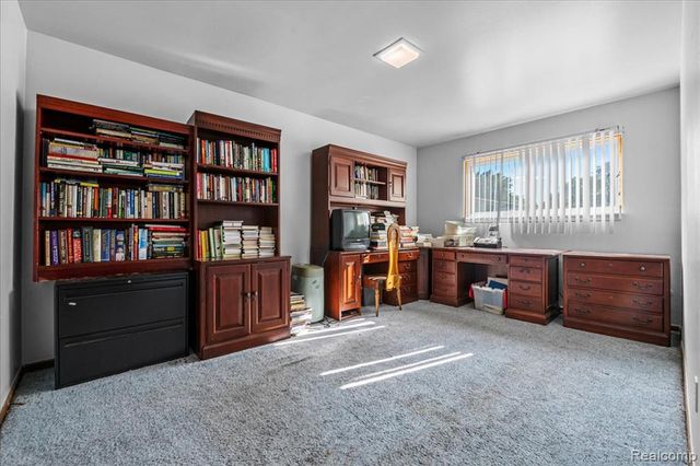 27957 Tavistock Trail, Southfield, MI 48034