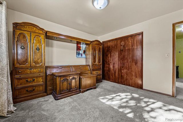 27957 Tavistock Trail, Southfield, MI 48034