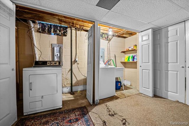 27957 Tavistock Trail, Southfield, MI 48034