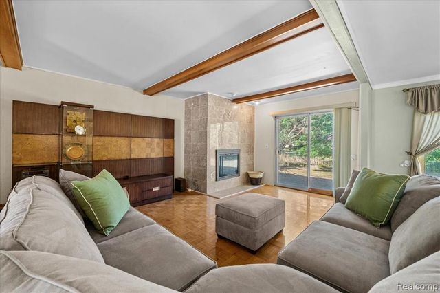 27957 Tavistock Trail, Southfield, MI 48034