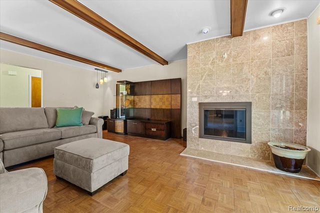27957 Tavistock Trail, Southfield, MI 48034