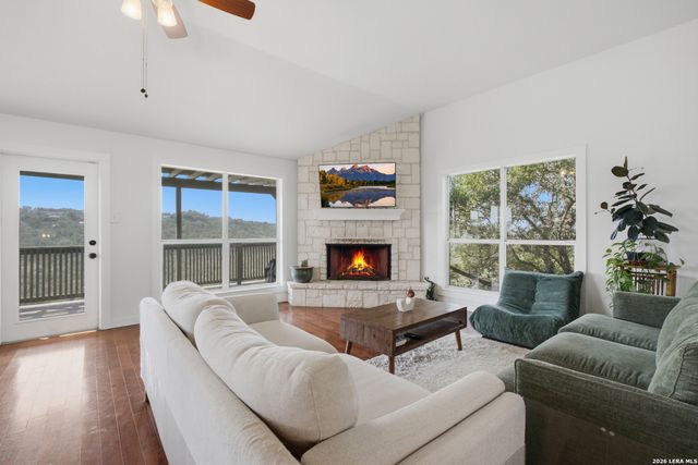 9846 Cash Mountain Rd, Helotes, TX 78023