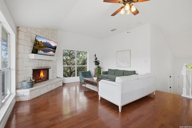 9846 Cash Mountain Rd, Helotes, TX 78023