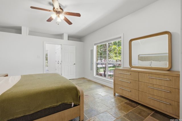 9846 Cash Mountain Rd, Helotes, TX 78023