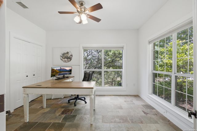 9846 Cash Mountain Rd, Helotes, TX 78023