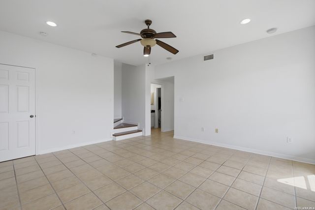 9846 Cash Mountain Rd, Helotes, TX 78023