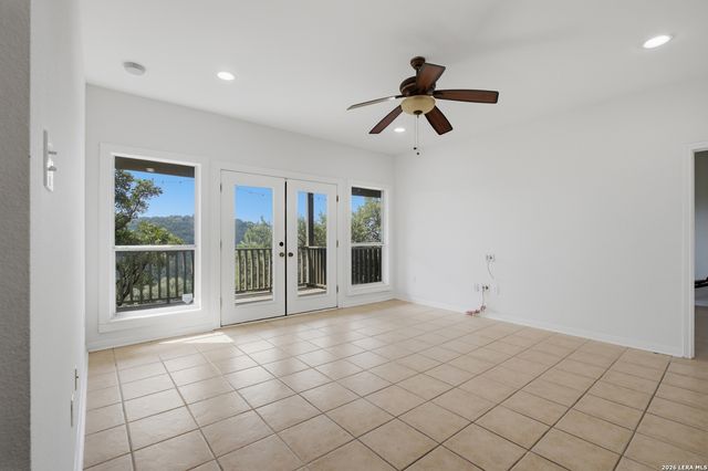 9846 Cash Mountain Rd, Helotes, TX 78023