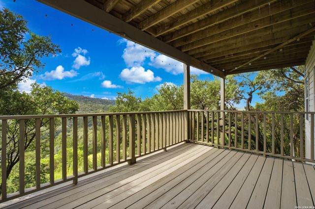 9846 Cash Mountain Rd, Helotes, TX 78023