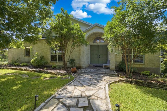 9846 Cash Mountain Rd, Helotes, TX 78023