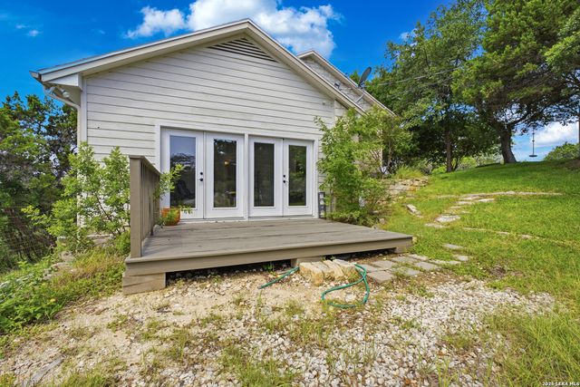 9846 Cash Mountain Rd, Helotes, TX 78023