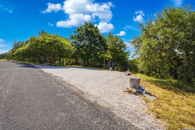 9846 Cash Mountain Rd, Helotes, TX 78023
