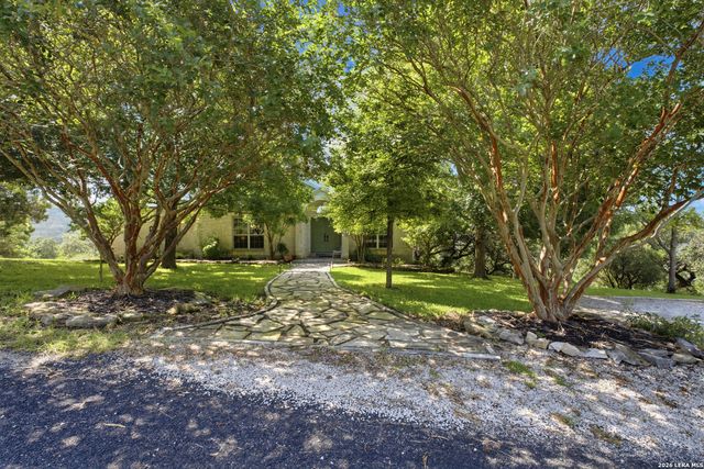 9846 Cash Mountain Rd, Helotes, TX 78023