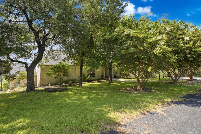 9846 Cash Mountain Rd, Helotes, TX 78023