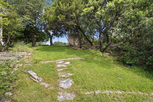 9846 Cash Mountain Rd, Helotes, TX 78023