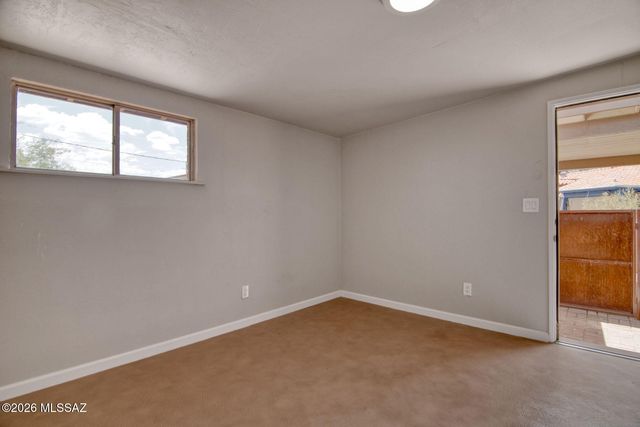 3910 E Calle De Jardin, Tucson, AZ 85711