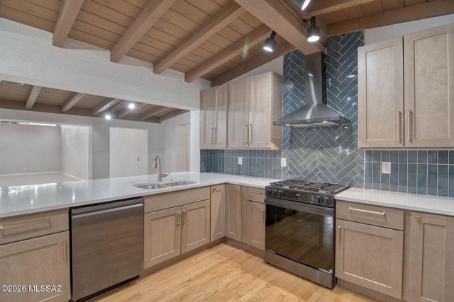 3910 E Calle De Jardin, Tucson, AZ 85711