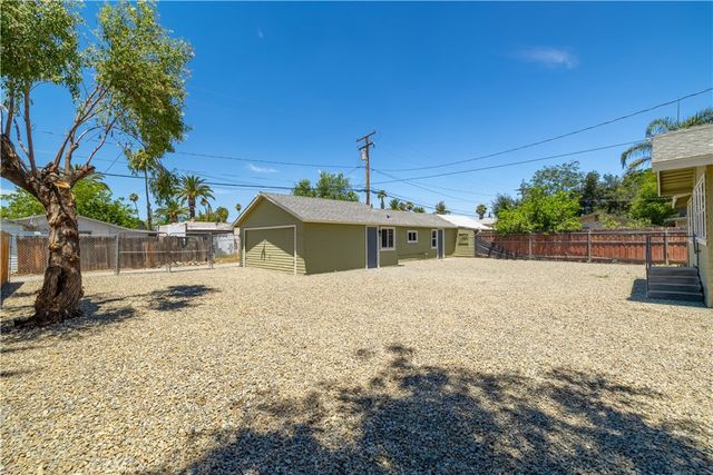 331 N Thompson, Hemet, CA 92543