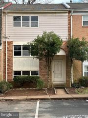 8469 IVY GLEN CT, Manassas, VA 20110