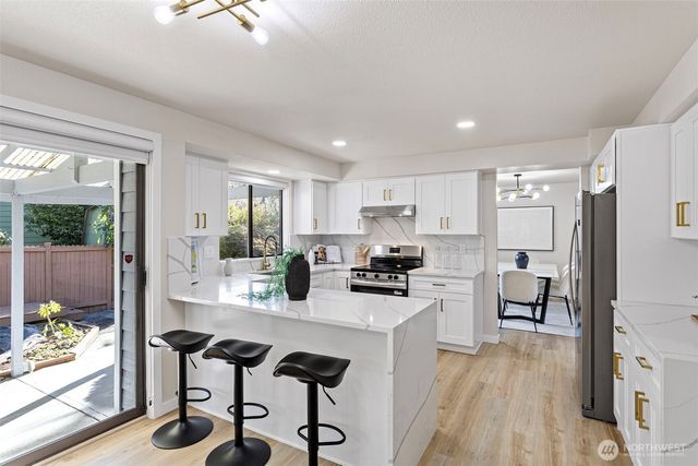 20809 33rd Avenue W, Lynnwood, WA 98036