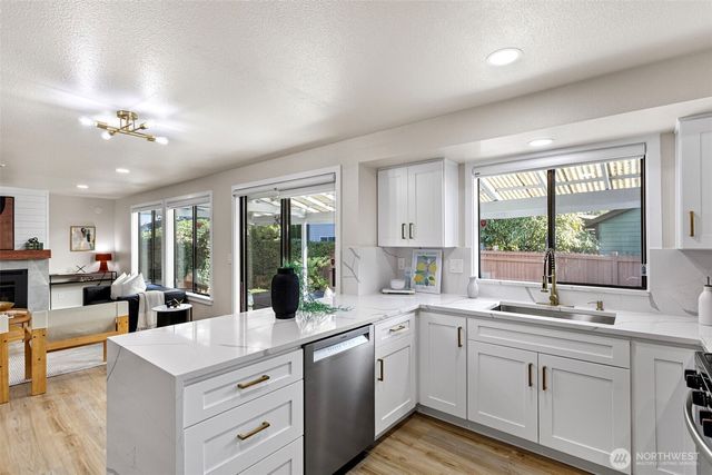 20809 33rd Avenue W, Lynnwood, WA 98036