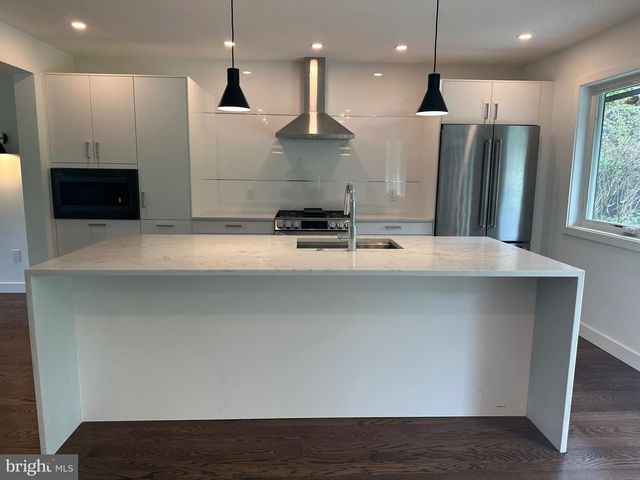 713 WOODFIELD RD, Villanova, PA 19085