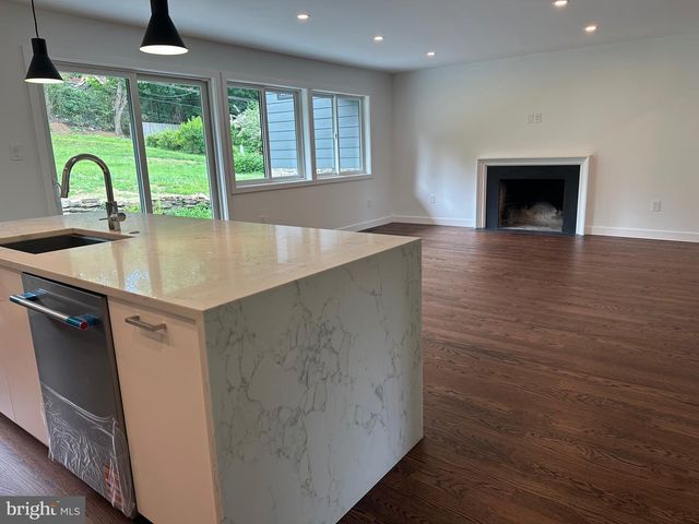 713 WOODFIELD RD, Villanova, PA 19085
