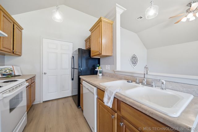 21052 S Shiloh Road, Claremore, OK 74019
