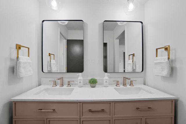 961 E College Avenue, Westerville, OH 43081