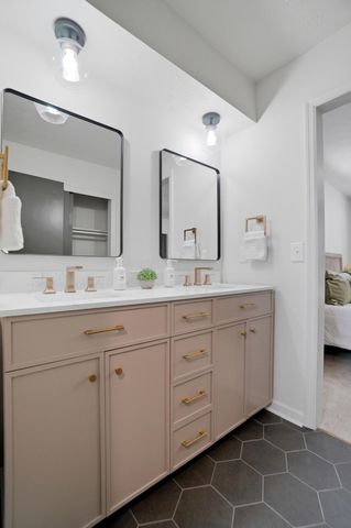 961 E College Avenue, Westerville, OH 43081