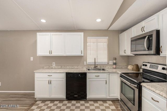 1770 N VALLEY Drive 41, Apache Junction, AZ 85120