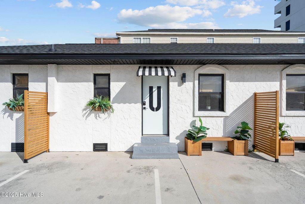 Image 19 of property listing at 1603 Lake Park Boulevard S, Carolina Beach, NC 28428