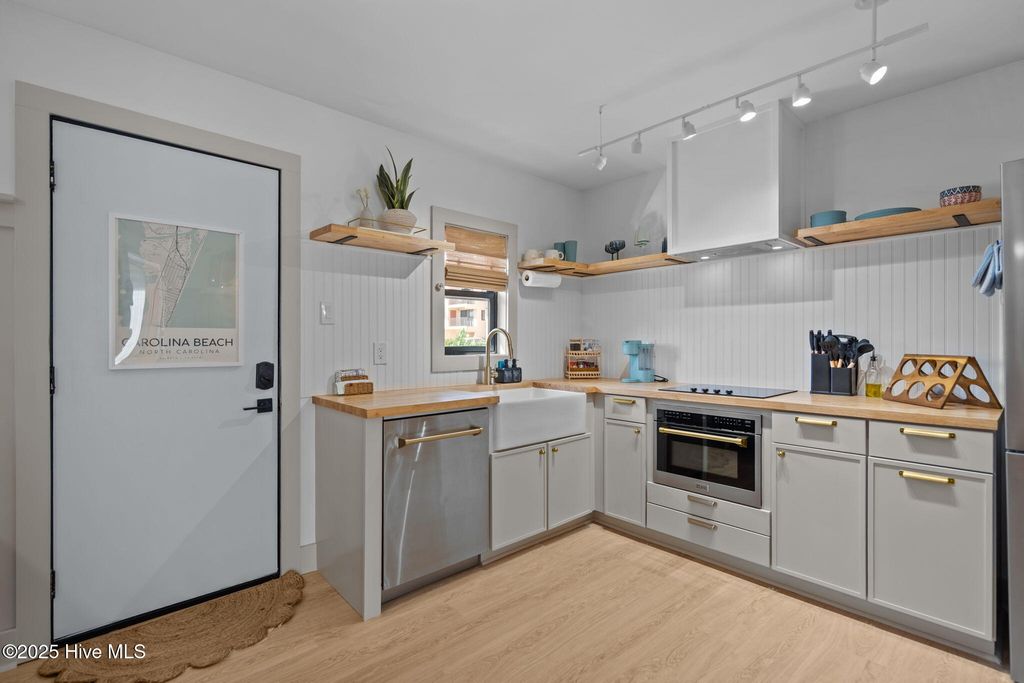 Image 23 of property listing at 1603 Lake Park Boulevard S, Carolina Beach, NC 28428