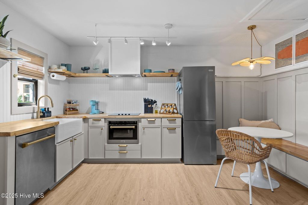 Image 26 of property listing at 1603 Lake Park Boulevard S, Carolina Beach, NC 28428