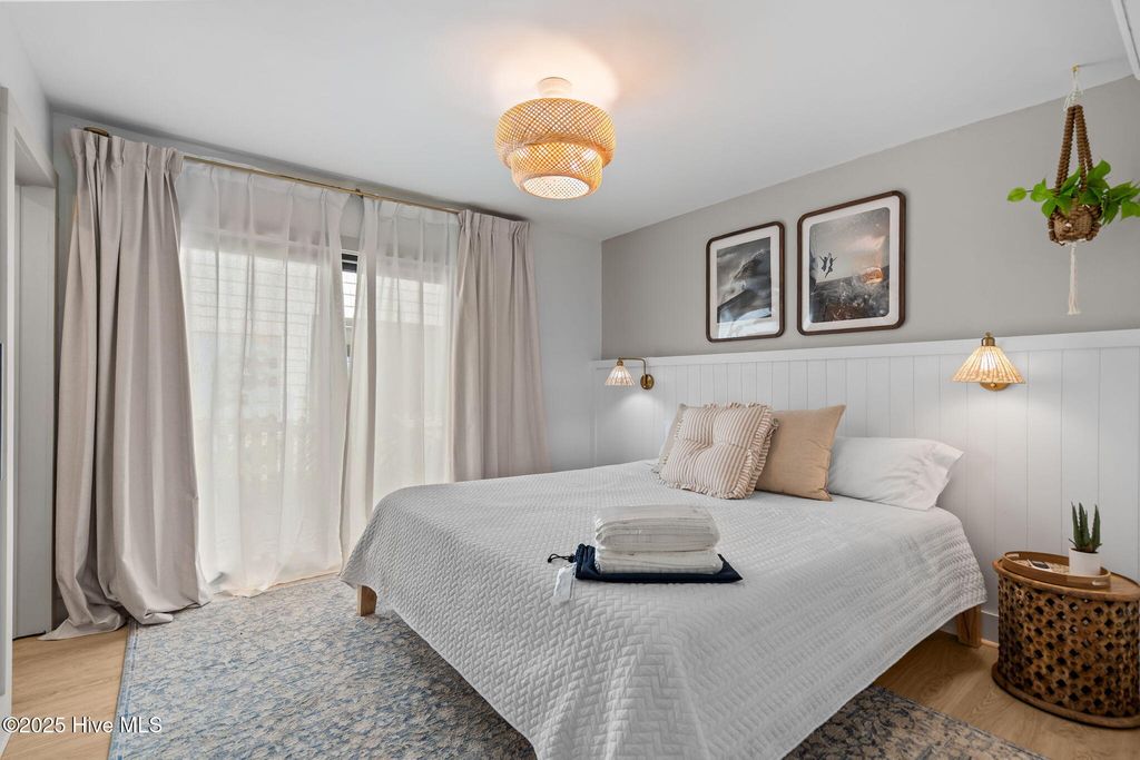 Image 28 of property listing at 1603 Lake Park Boulevard S, Carolina Beach, NC 28428