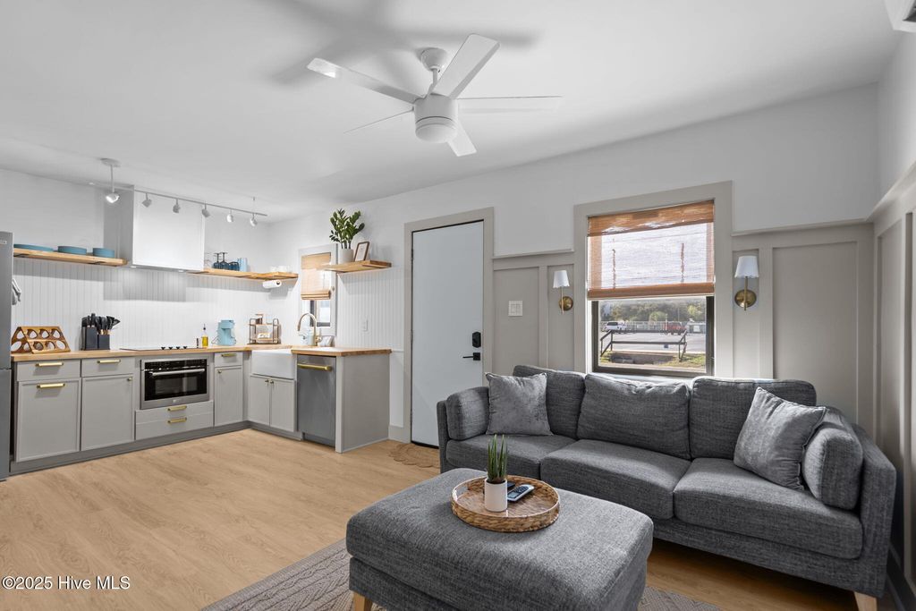 Image 37 of property listing at 1603 Lake Park Boulevard S, Carolina Beach, NC 28428